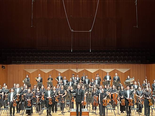 바실리 페트렌코가 지휘한 서울시향 정기연주회에 객원 연주자로 참여한 이원석 KBS교향악단 수석/고승희 기자