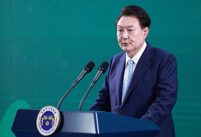 윤석열 대통령이 26일 서울 광진구 보건복지부 국립정신건강센터에서 열린 ‘정신건강정책 혁신위원회’ 1차 회의에서 발언하고 있다. 연합뉴스