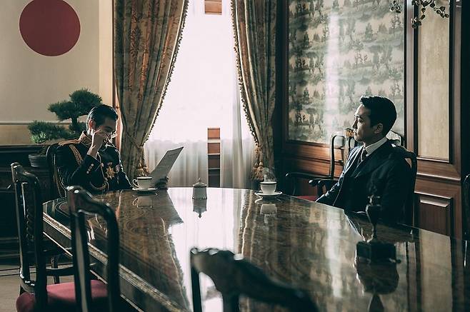 배우 송승헌과 함께 출연한 영화 <대장 김창수>의 한 장면. /요시모토흥업