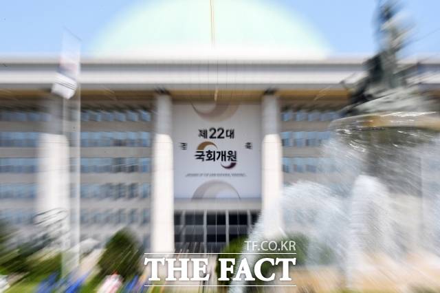 국민의힘과 더불어민주당은 지구당 부활에 긍정적 태도를 보이지만 조국혁신당은 "지구당 부활이 정치개력이라 생각하지 않는다"며 유보적이다. /남윤호 기자