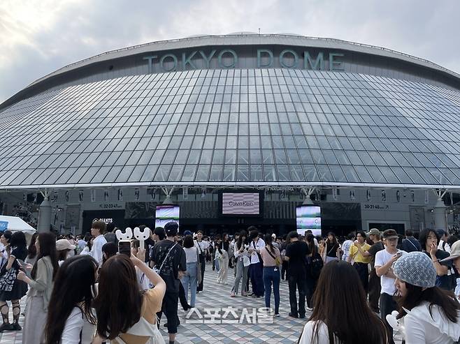 26일 뉴진스 도쿄돔 팬미팅 ‘버니즈 캠프’ 현장. 사진 | 정하은 기자