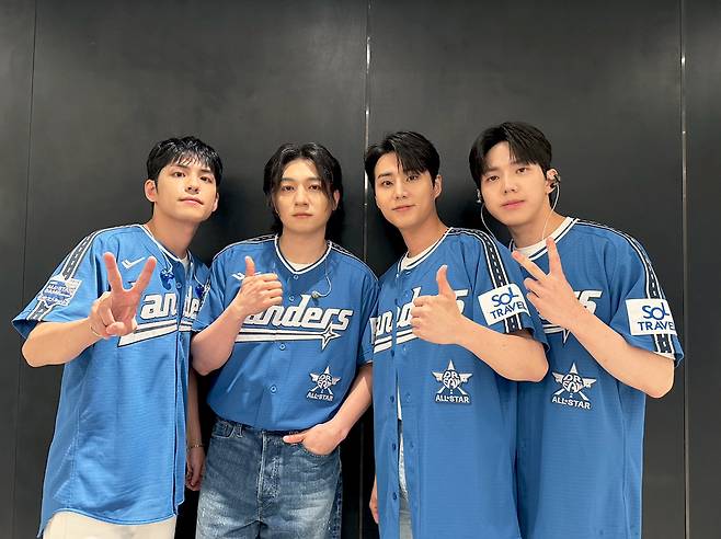 사진=왼쪽부터 원필, 성진, 영케이, 도운/데이식스 공식 계정