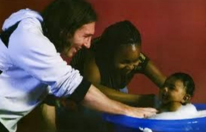 리오넬 메시(왼쪽)와 라민 야말(오른쪽) | 무니르 나스루이 사회관계망서비스 캡처