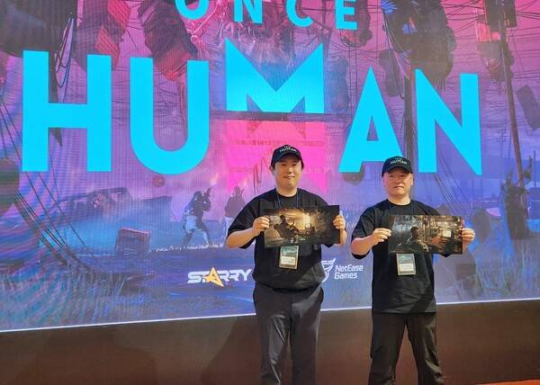 - 이세영 넷이즈게임즈 한국 홍보 총괄 이사(좌측), 지오위 넷이즈게임즈 수석 게임 디자이너