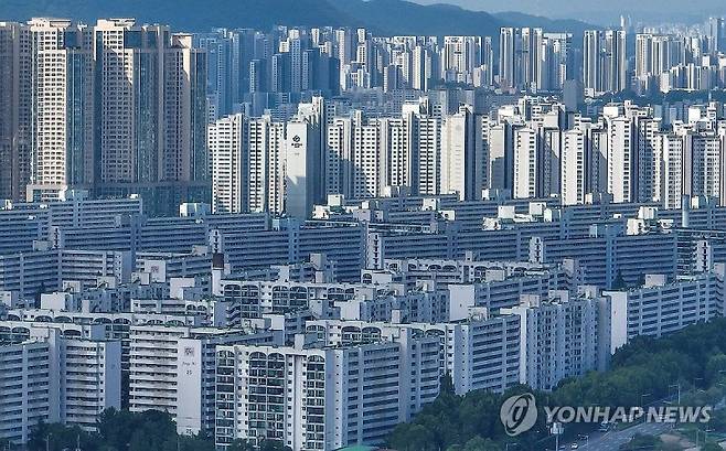 서울 시내의 아파트 단지 모습. 연합뉴스
