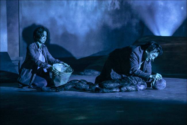 연극 ‘연안지대’는 레바논 내전을 소재로 죽은 자와 살아남은 자의 고통을 그렸다. 세종문화회관 제공