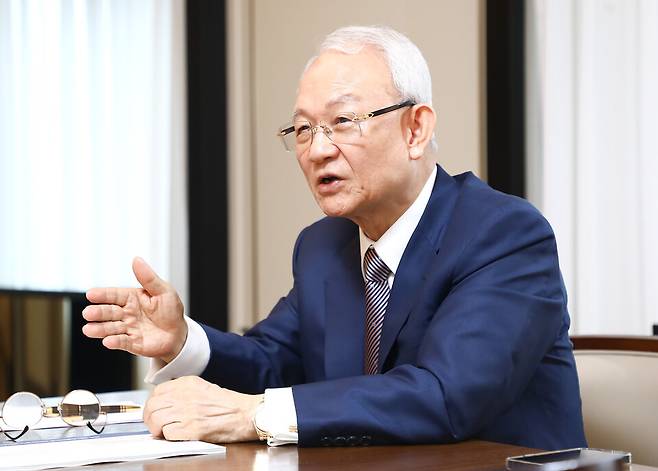 8일 오전 서울 소공동 롯데호텔에서 일광그룹 이규태 회장이 시사저널과 인터뷰를 하고 있다. ⓒ 시사저널 임준선