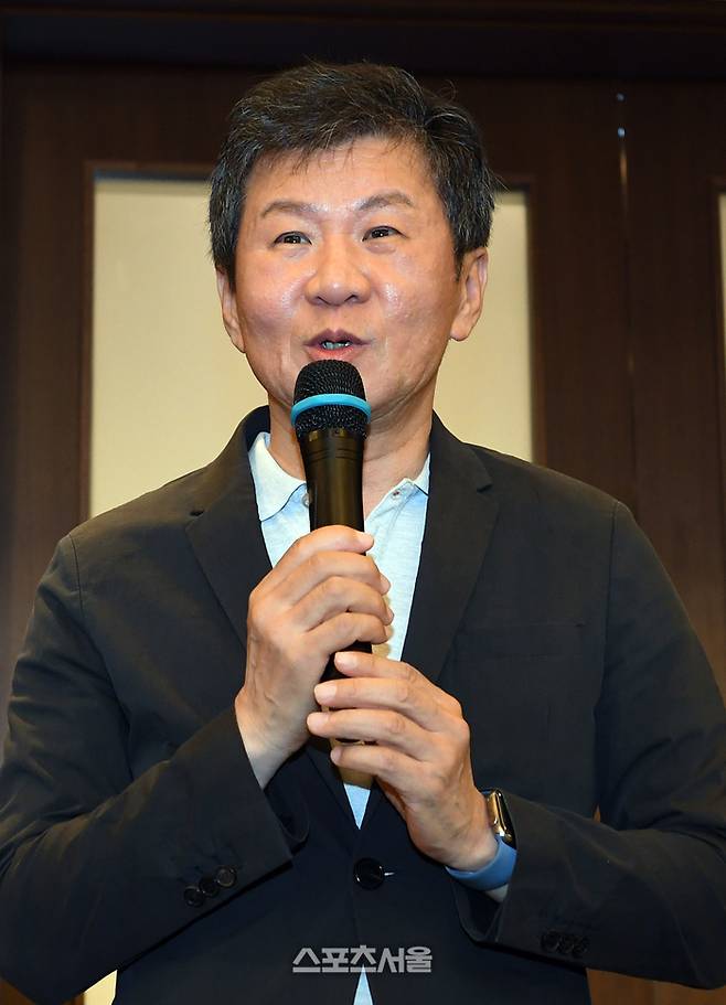 대한축구협회 정몽규 회장이 지난달 3일 경기도 용인 골드CC에서 열린 ‘2024 축구인 골프대회’에서 인사말을 하고 있다. 용인 | 박진업 기자 upandup@sportsseoul.com