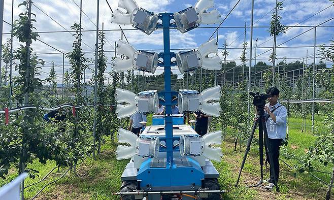 방제 로봇. 농촌진흥청 제공