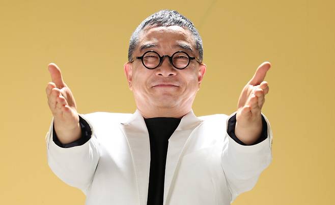 33년 만에 가요 앨범을 발표하는 가수 김수철. 김정효 기자 hyopd@hani.co.kr