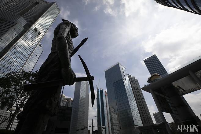 서울 용산구 용산역 앞 ‘강제징용 노동자상’. ⓒ시사IN 이명익