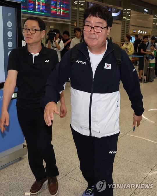 김택규 대한배드민턴협회 회장(왼쪽). ⓒ연합뉴스