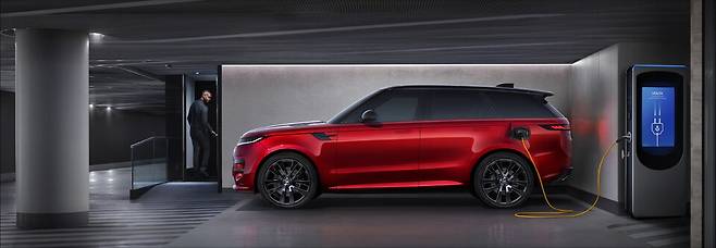 올 뉴 레인지로버 스포츠 P550e Dynamic HSE