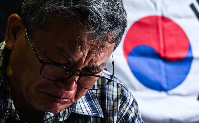 조순호 씨가 가족 이야기를 전하며 눈물을 흘리고 있다. 조주현기자