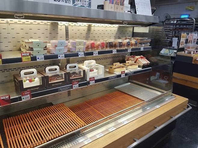 마트에 진열 중인 치즈케이크. 아내 A 씨는 치즈케이크 등을 훔친 혐의로 경찰 조사를 받았다. 사진=부부 측 제공