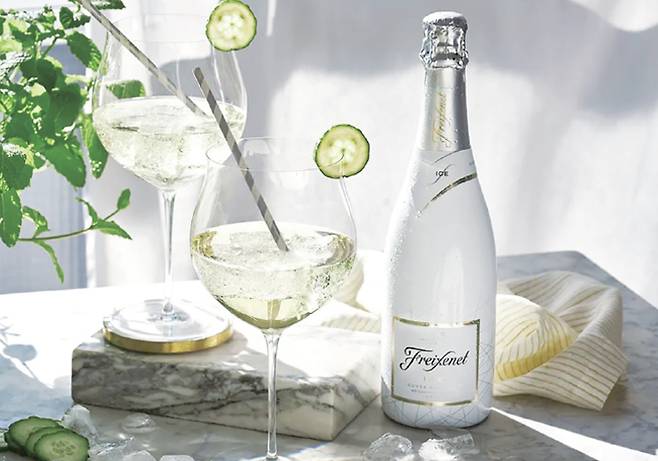 얼음과 허브를 더한 프레시넷 아이스 퀴베. /프레시넷