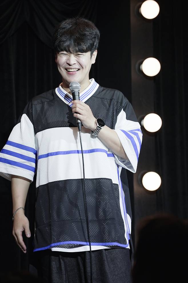 스탠드업 코미디언 김동하의 공연 장면. 사진 메타코미디