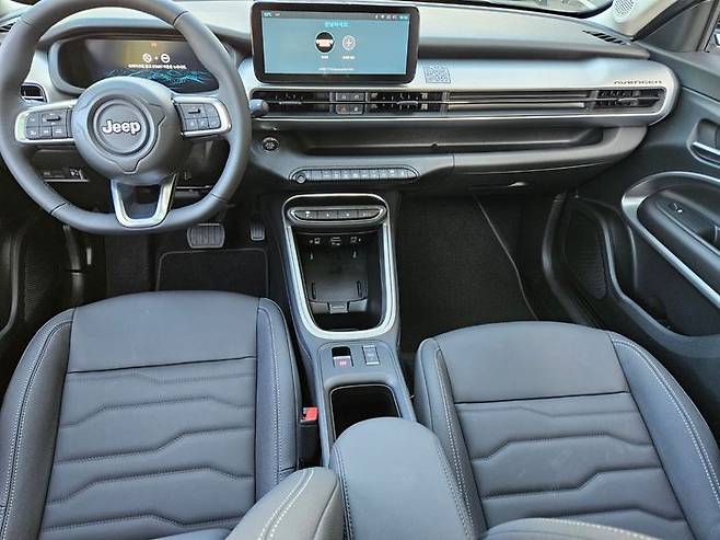 지프 어벤저 내부 ⓒ데일리안 정진주 기자