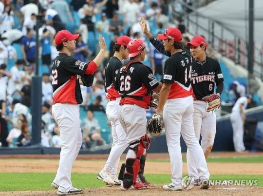 KIA, 삼성에 6-5 역전승