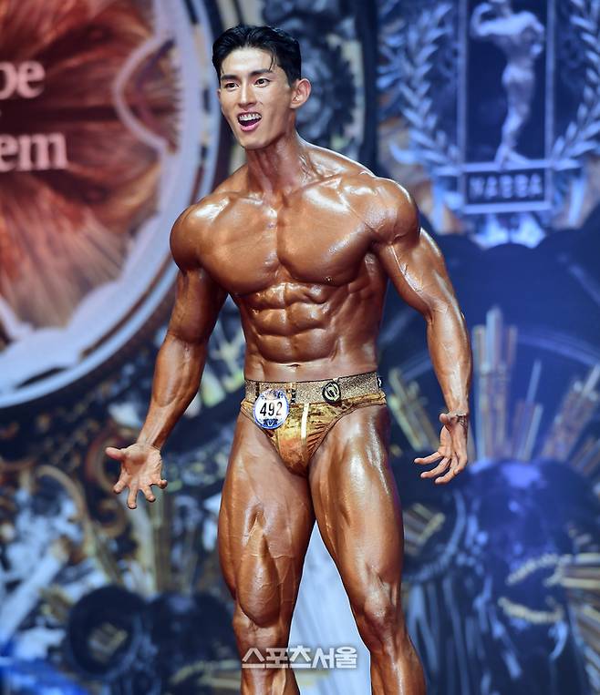 정대진이 화려한 퍼포먼스를 펼치고 있다. 이주상기자 rainbow@sportsseoul.com