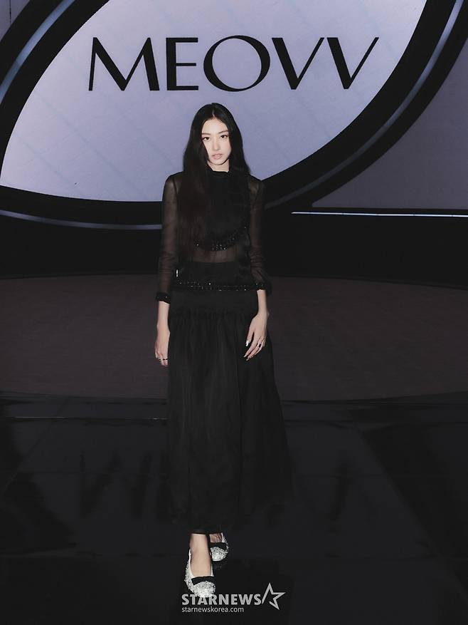 걸그룹 '미야오'(MEOW) 가원이 6일 오후 온라인으로 진행된 데뷔 싱글 앨범 '미야오' 발매 기념 쇼케이스에서 포즈를 취하고 있다. /사진제공=더블랙레이블 2024.09.06 /사진=이동훈