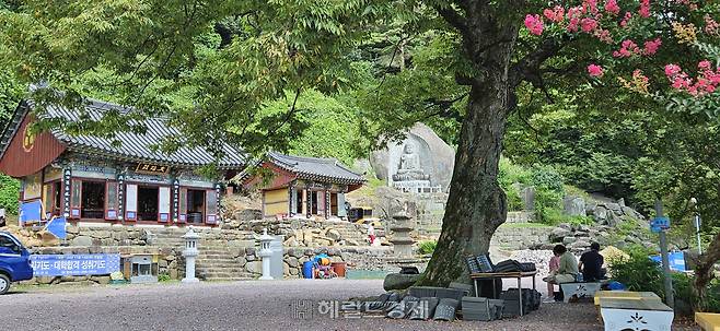 밀양 만어사 전경