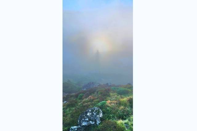 지난 18일 한라산 백록담에서 촬영된 '브로켄 현상'. 연합뉴스