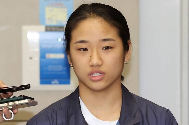 배드민턴 국가대표팀 안세영이 취재진 질문에 답하고 있다. 사진=한국경제신문