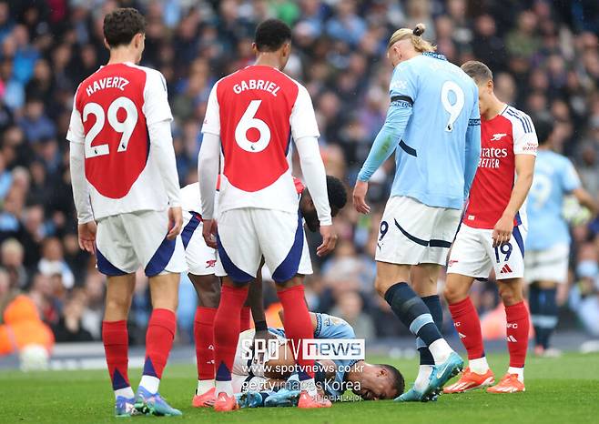 ▲ 맨체스터 시티가 시즌 초반 에이스를 잃게 됐다. 지난 2019년 맨체스터 시티에 합류하고 꾸준히 중원에서 살림꾼 역할을 했던 로드리가 무릎 십자인대 파열 가능성이 거론됐다. 지난 시즌에만 50경기를 뛰며 9골 14도움을 올려 맨체스터 시티를 프리미어리그 4연패로 이끌었던 로드리는 출전했을 때 한 경기도 지지 않아 전력의 본체라고 불릴 정도다. 이런 로드리의 시즌 아웃 우려는 맨체스터 시티에 상당한 악재가 될 전망이다.