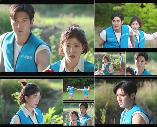 ‘DNA 러버’ 최시원과 정인선이 반전의 대환장 ‘손 꼭 런 어웨이’를 펼친 ‘13회 선공개 영상’이 공개됐다. 사진 = TV CHOSUN ‘DNA 러버’