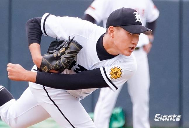 광주일고 시절 김태현의 투구 모습. /사진=롯데 자이언츠 제공