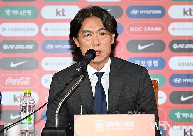 지난 7월 29일 오전 서울 종로구 축구회관에서 열린 국가대표팀 감독 취임 기자회견에 참석한 홍명보 축구 국가대표 감독