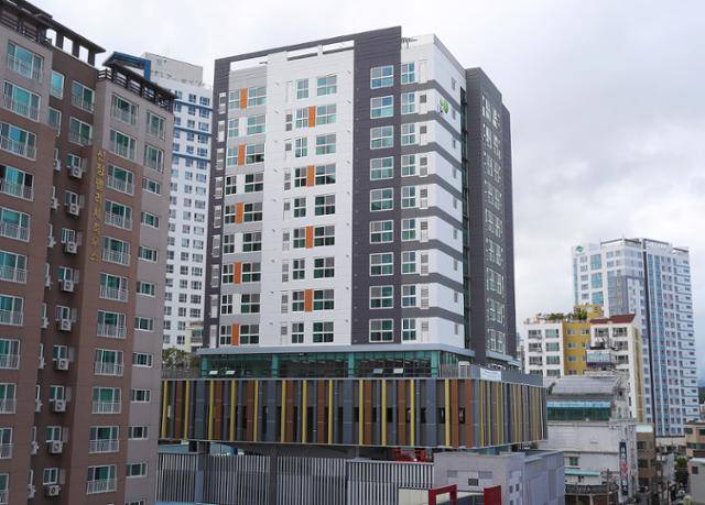 1980년 건립된 울산시장 관사는 2022년 행복주택으로 탈바꿈했다. 울산 신정동 행복주택 전경. 울산시 제공