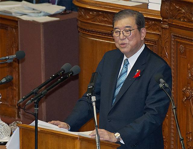 ▲ 4일 일본 의회에서 '소신표명연설'을 하고 있는 이시바 시게루 신임 일본 총리. ⓒUPI=연합뉴스