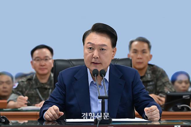 윤석열 대통령이 지난 8월9일 충남 계룡대 전시 지휘 시설을 방문해 격려사를 하고 있다. 대통령실 제공