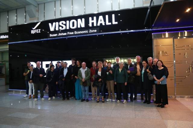 지난 15일 프랑스 기업 20개사의 임원진이 경자청을 방문했다. 부산진해경제자유구역청 제공