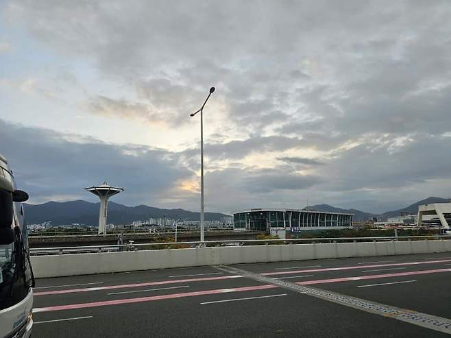 7fed8272b4826af751ef80e044817273a92ff9b70f018d4bb43e7b9e618eaff8