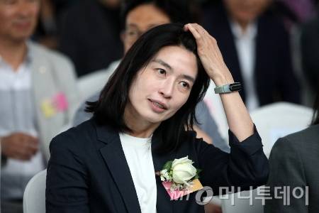 (서울=뉴스1) 이승배 기자 = 정신아 카카오 대표이사가 2일 오후 서울 도봉구 K-POP 전문공연장 서울아레나 복합문화시설 공사현장에서 열린 착공식에 참석하고 있다. 서울 최초의 K-POP 전문공연장 '서울아레나 복합문화시설'은 오는 2027년 3월 준공을 목표로 공사가 진행될 예정이다. 2024.7.2/뉴스1 Copyright (C) 뉴스1. All rights reserved. 무단 전재 및 재배포, AI학습 이용 금지. /사진=(서울=뉴스1) 이승배 기자