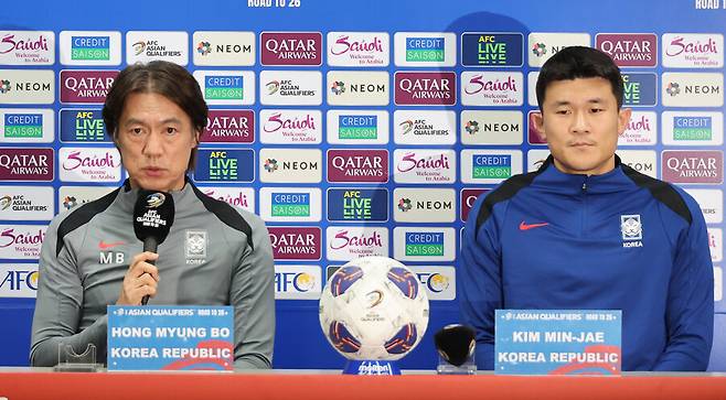 ▲ 10월 A매치 2연전에서 홍명보 축구대표팀 감독을 보좌해 임시 주장을 수행했던 중앙 수비수 김민재(왼쪽부터). ⓒ 연합뉴스