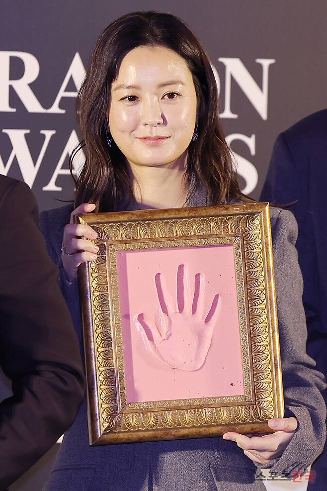 제44회 청룡영화상 수상자들과 함께하는 핸드프린팅 행사에 참석한 배우 정유미. 24.11.06. ⓒ이혜영 기자 lhy@hankooki.com