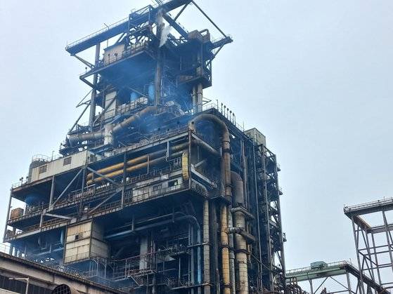 10일 오전 화재가 난 경북 포항시 포스코 포항제철소 3파이넥스공장 모습. 사진 경북소방본부