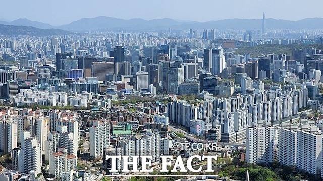 국토교통부는 지난 6일 '디딤돌 대출의 맞춤형 관리 방안'을 발표하며 수도권 아파트 한정 대출 한도를 축소하겠다고 밝혔다. /더팩트 DB