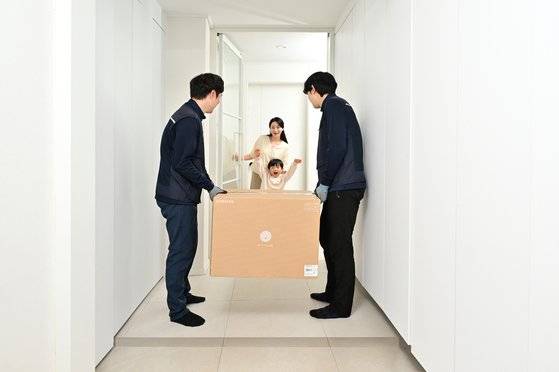 삼성전자가 14일부터 시행하는 '오늘보장' 서비스를 이용하면 주문 당일 배송, 설치를 받을 수 있다. 사진 삼성전자