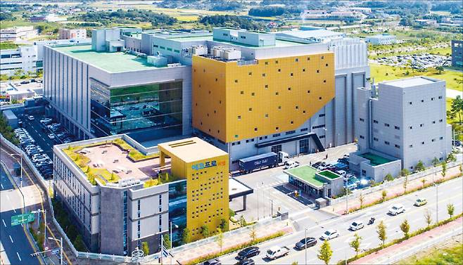 에코프로가 실적 부진에 시달리면서 배경에 관심이 쏠린다. 사진은 에코프로비엠 오창공장. (에코프로 제공)