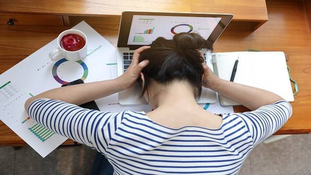 두통은 살면서 누구나 경험하는 흔한 증상이다|출처: 클립아트코리아