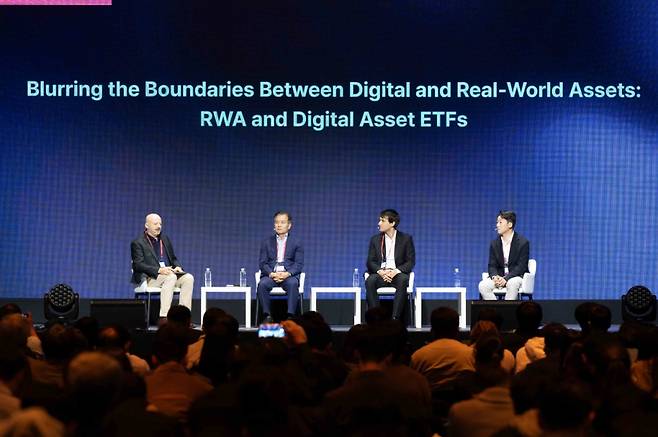 지난 14일 서울 중구 신라호텔에서 열린 '업비트 D 콘퍼런스'에서 '디지털 자산과 실물 자산의 경계를 허물다'를 주제로 전문가 대담이 진행됐다. /사진=두나무