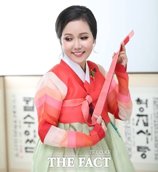 이효정은 94년 '새벽달'을 발표하며 가요계를 노크한 30년차 가수로, 맑고 깨끗하면서도 간절함과 애절함을 내뿜는 구성진 보이스가 매력이다. /더팩트 DB