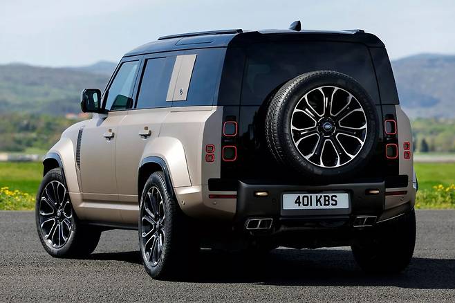 랜드로버 디펜더 옥타