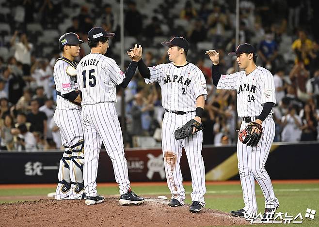 일본 야구 국가대표팀이 21일(한국시간) 일본 도쿄돔에서 열린 2024 WBSC 프리미어12 슈퍼 라운드 1차전에서 미국을 9-1로 이겼다. 코조노 카이토가 2홈런 7타점의 맹타를 휘두르면서 승리의 일등공신이 됐다. 사진 엑스포츠뉴스 DB