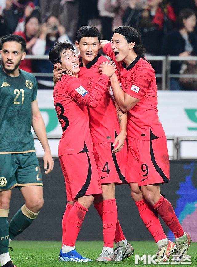 한국 축구 대표팀 핵심으로 활약 중인 이강인(왼쪽)-김민재(가운데). 사진=김영구 기자